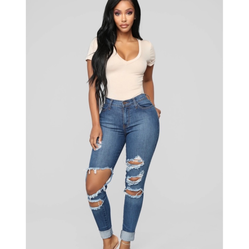 Distressed skinny jeans